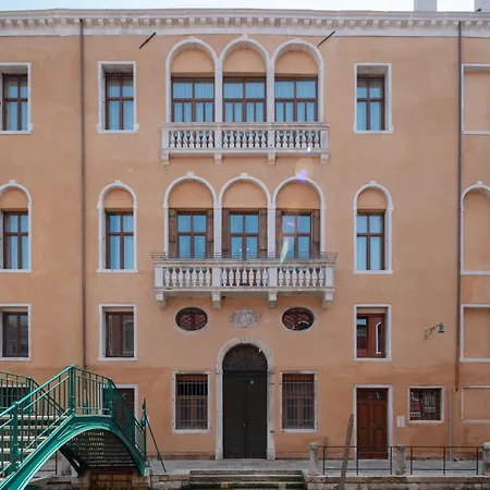 Hotel Palazzo Martinelli Dolfin 3*
