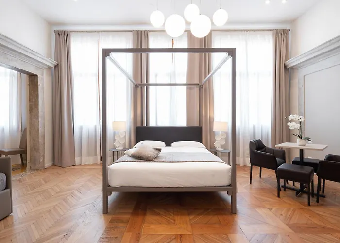 Palazzo Martinelli Dolfin Hotel 3*