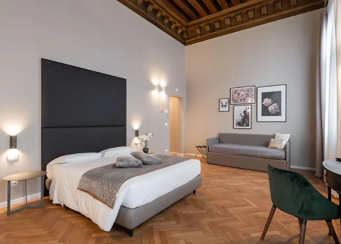 Palazzo Martinelli Dolfin