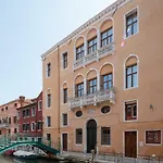 Palazzo Martinelli Dolfin 3* Veneza